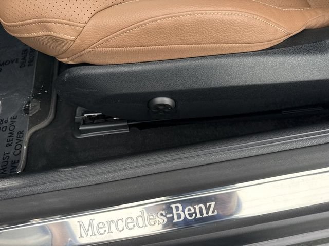 Used 2024 Mercedes-Benz CLE 450 4MATIC Cabriolet image 12