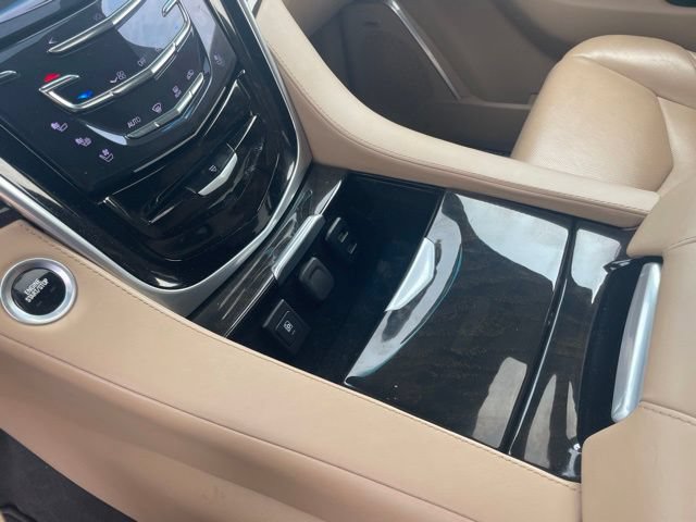 Used 2020 Cadillac Escalade Platinum RWD image 25