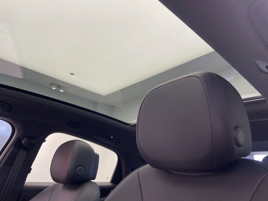 New 2025 Porsche Cayenne Coupe AWD/4WD image 16