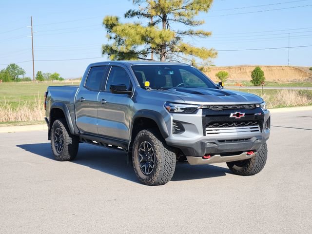 Used 2024 Chevrolet Colorado ZR2 w/ Technology Package AWD/4WD image 3
