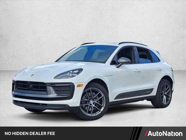 Used 2025 Porsche Macan Turbo AWD/4WD image 1