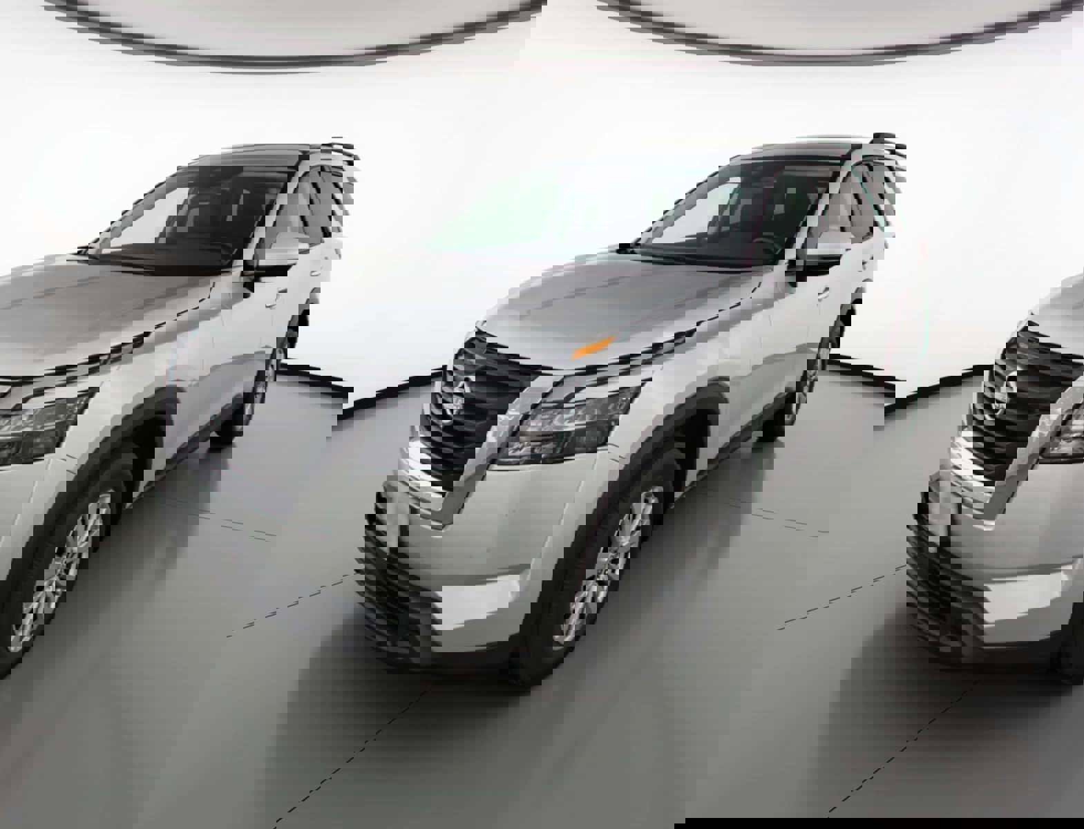 Used 2025 Nissan Pathfinder SV image 3