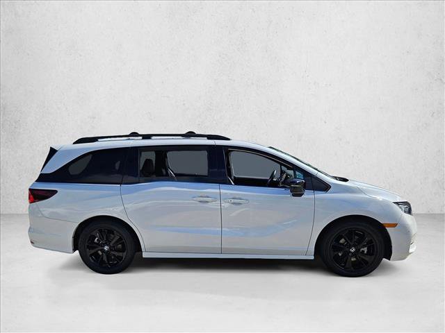 Used 2023 Honda Odyssey Sport image 4
