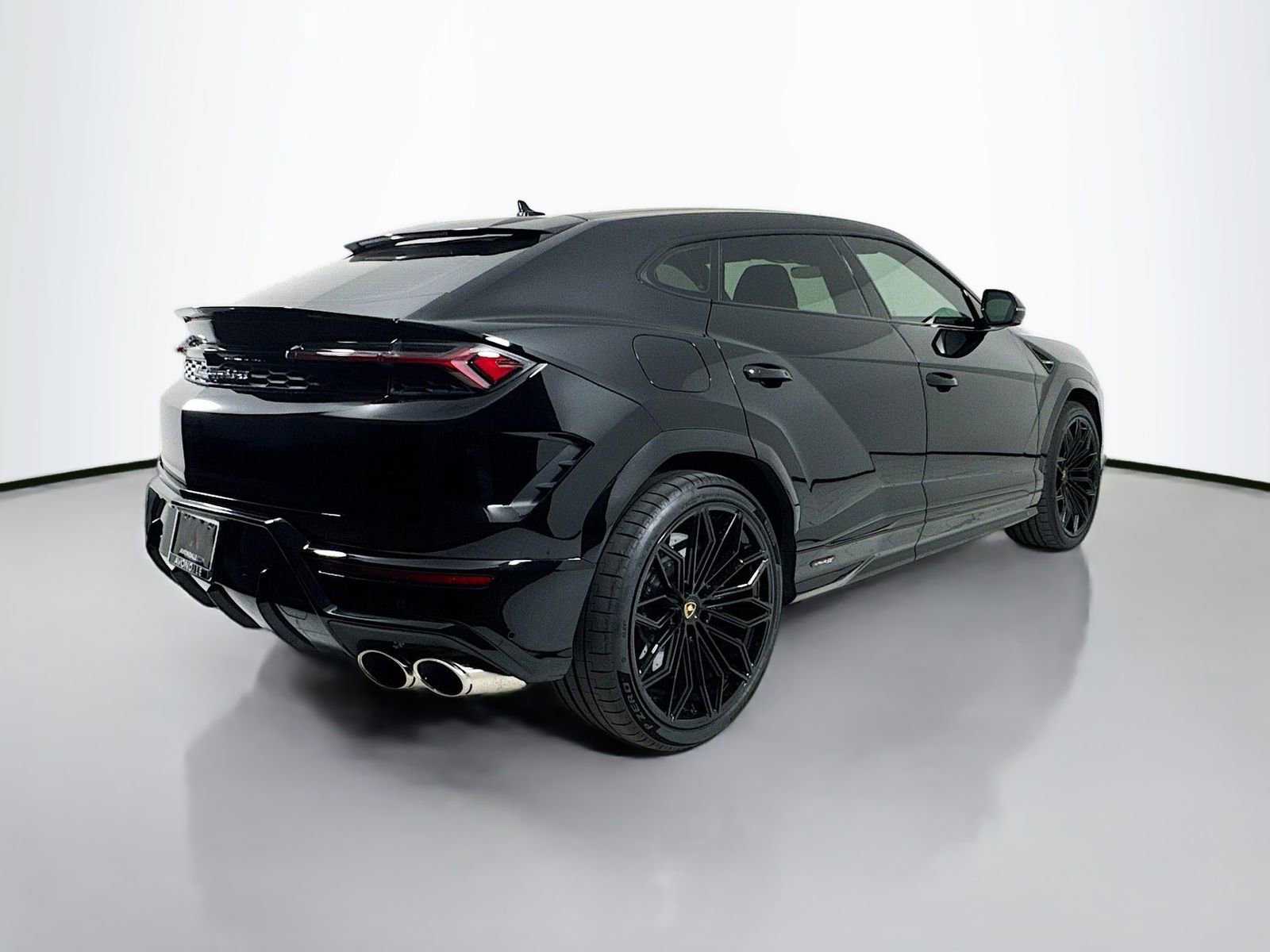 Used 2025 Lamborghini Urus SE image 7