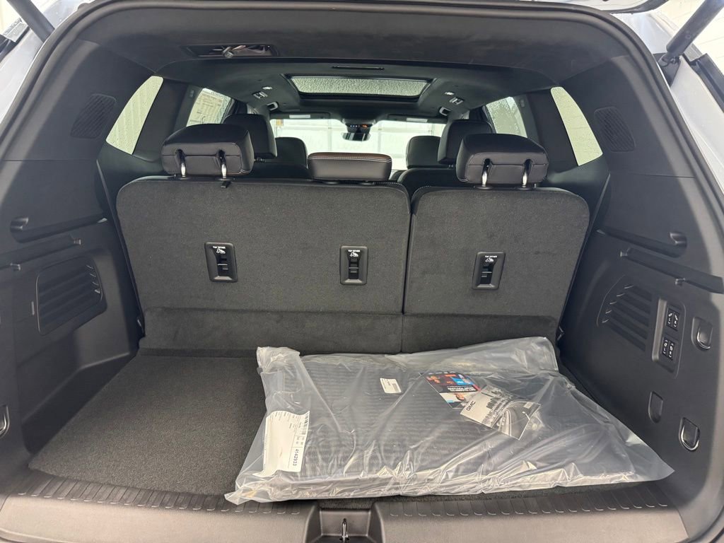 New 2026 GMC Acadia Denali Ultimate w/ LPO, Floor Liner Package image 26