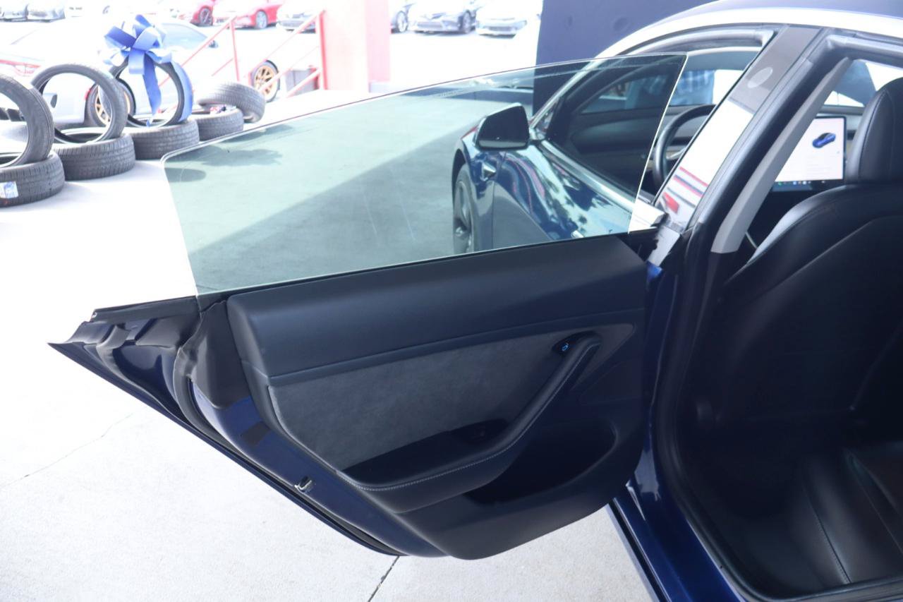 Used 2018 Tesla Model 3 Long Range RWD image 25