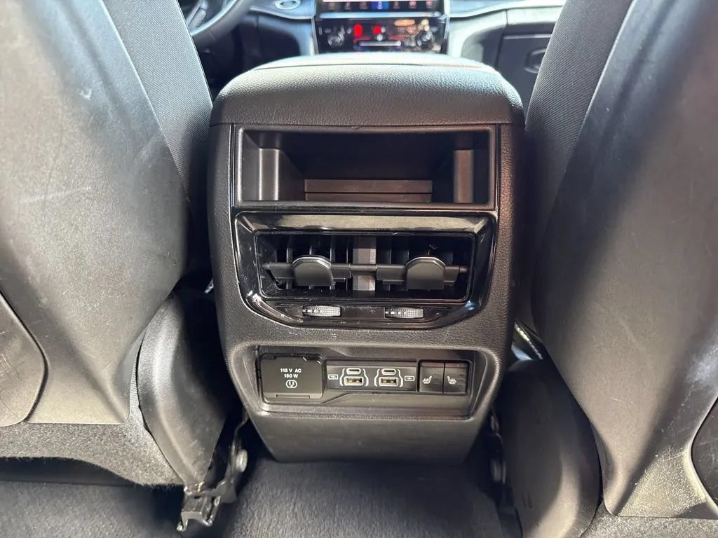 Used 2023 Jeep Grand Cherokee Limited AWD/4WD image 32