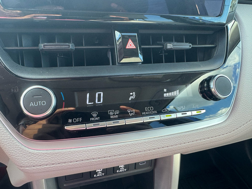 Used 2025 Toyota Corolla Cross LE w/ Moonroof Package FWD image 17