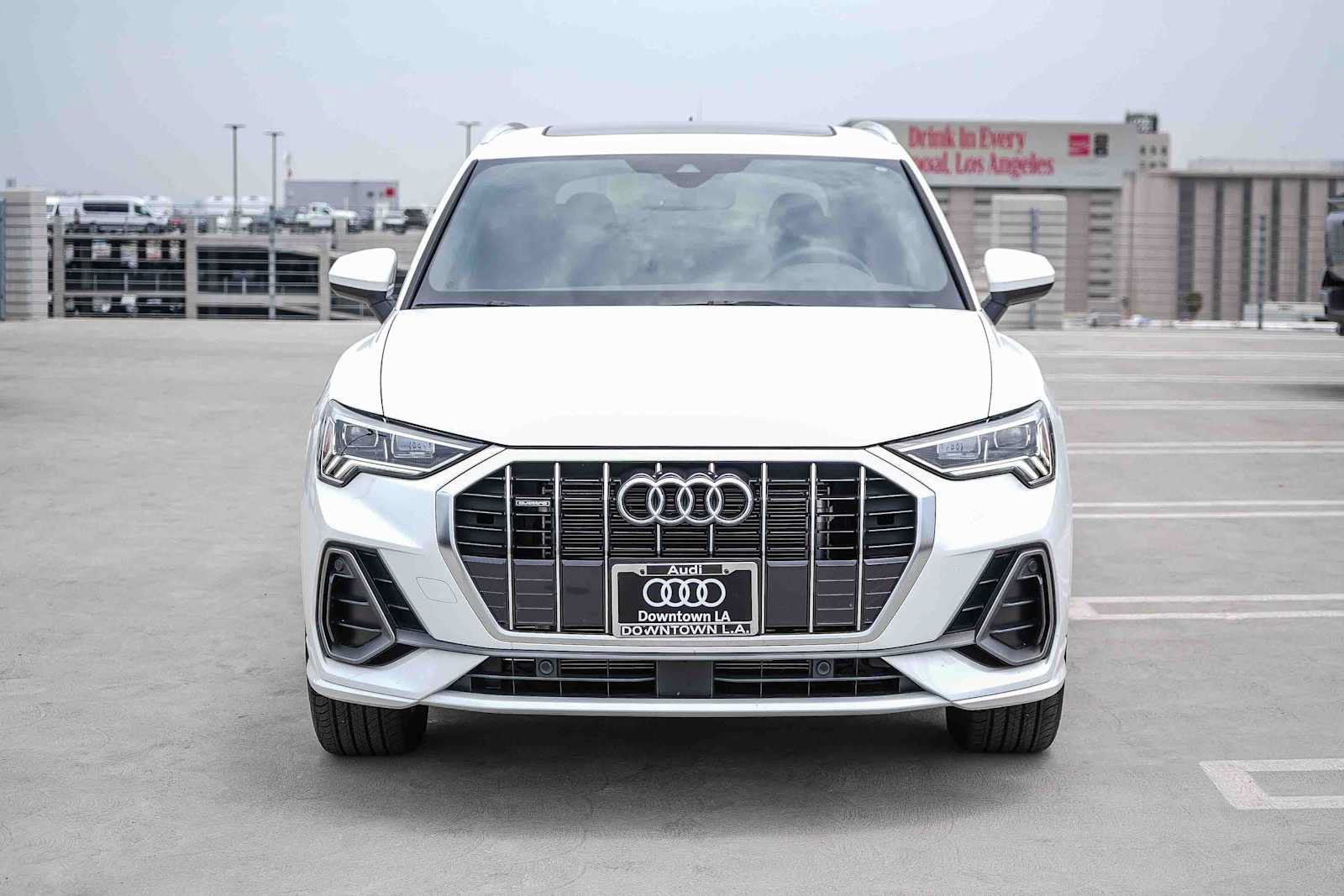 Used 2025 Audi Q3 2.0T Premium w/ Convenience Package AWD/4WD image 2