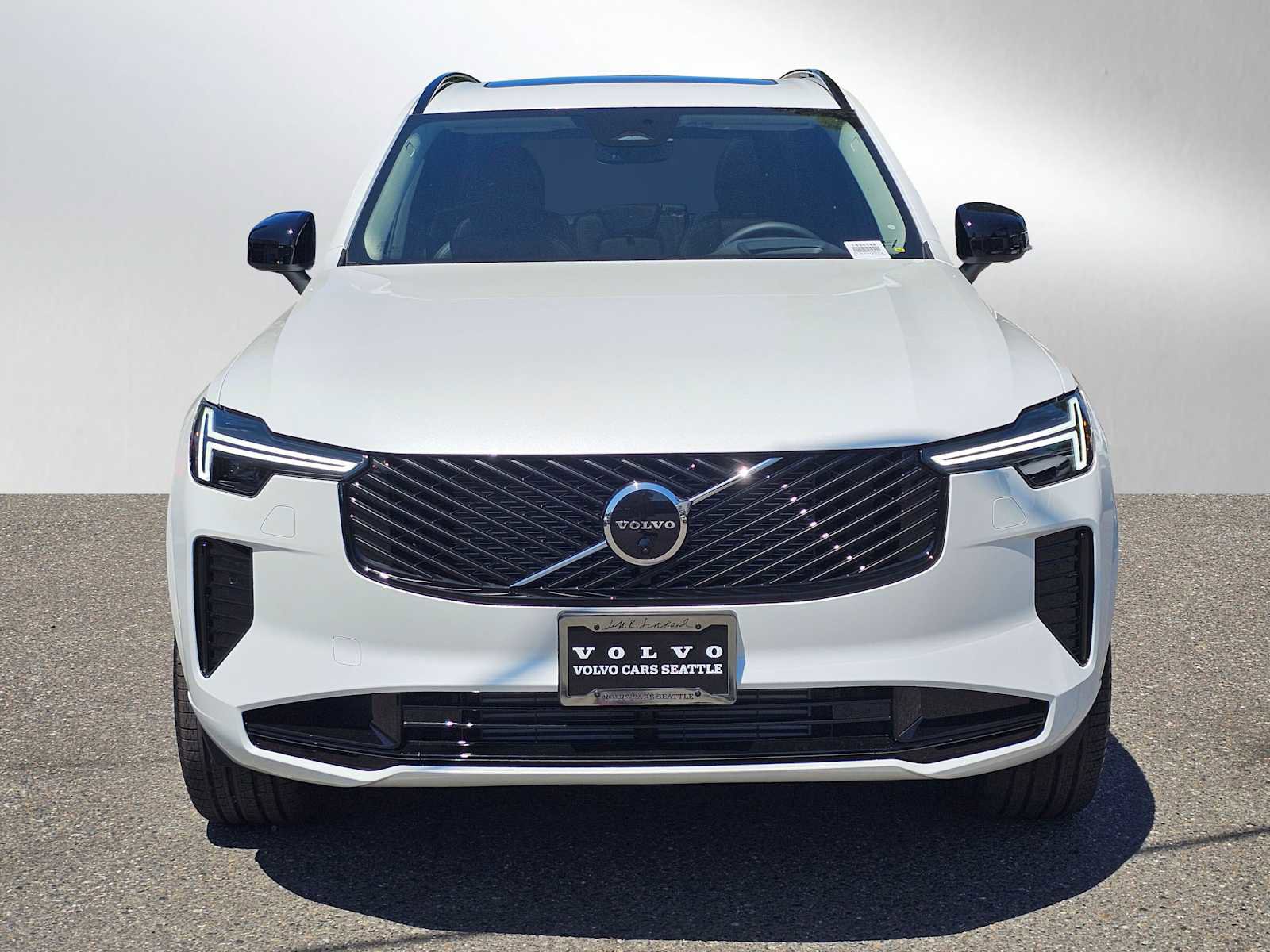 New 2026 Volvo XC90 T8 Ultra w/ Protection Package image 8