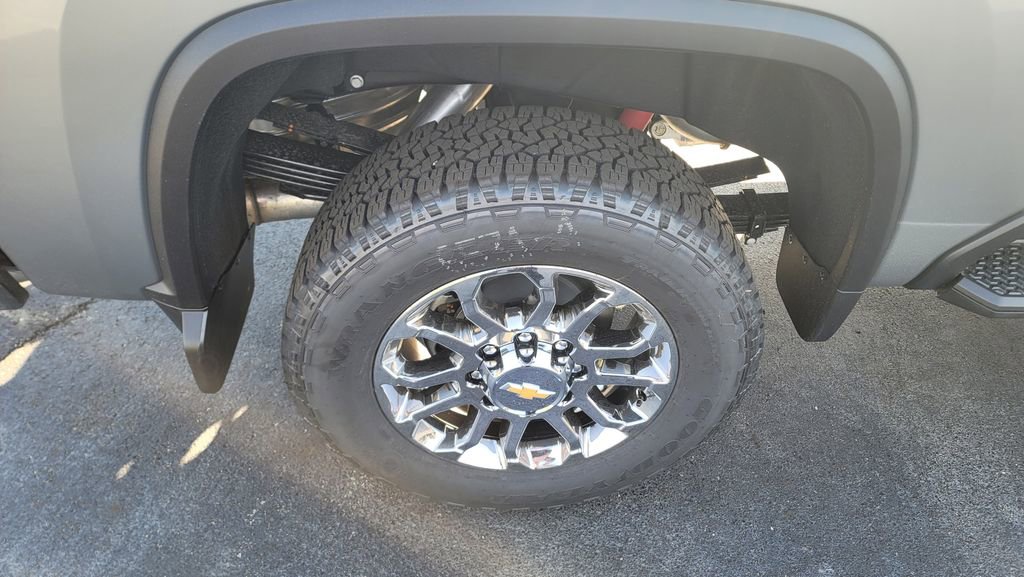 New 2026 Chevrolet Silverado 2500 LTZ w/ LTZ Convenience Package AWD/4WD image 13