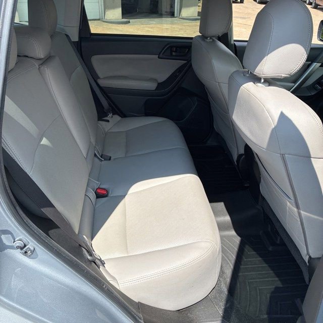 Used 2017 Subaru Forester 2.5i Premium w/ All-Weather Package AWD/4WD image 9
