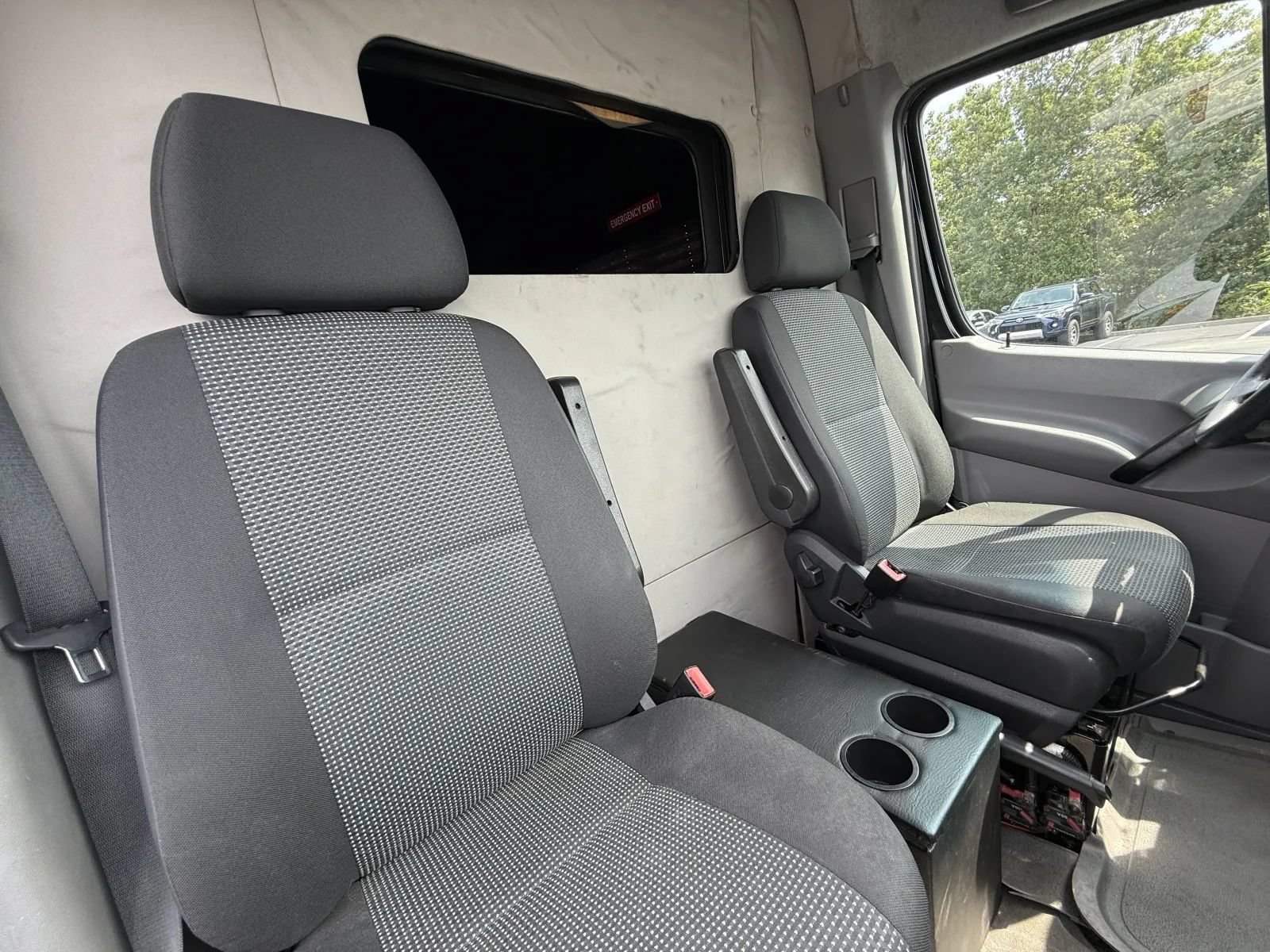 Used 2011 Mercedes-Benz Sprinter 2500 image 23