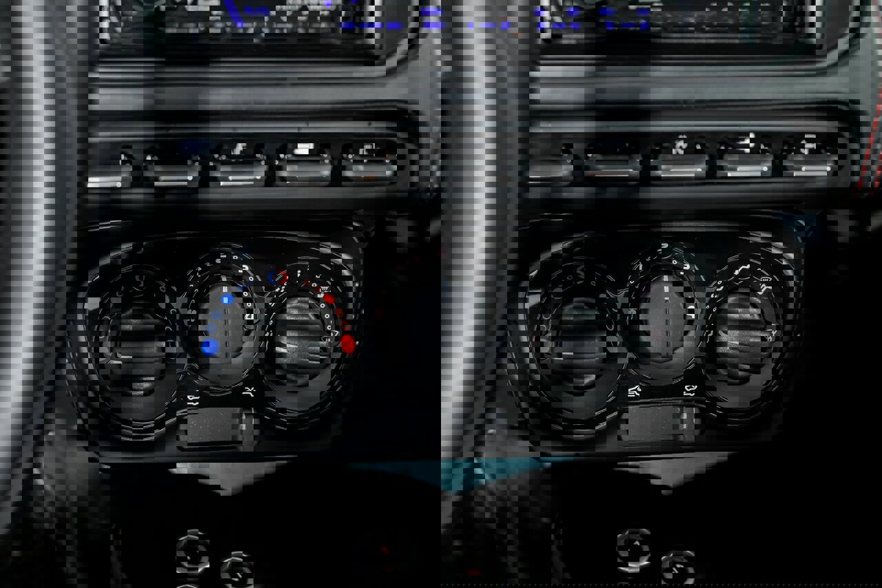 Used 2015 Alfa Romeo 4C Coupe w/ Leather Interior Group image 33