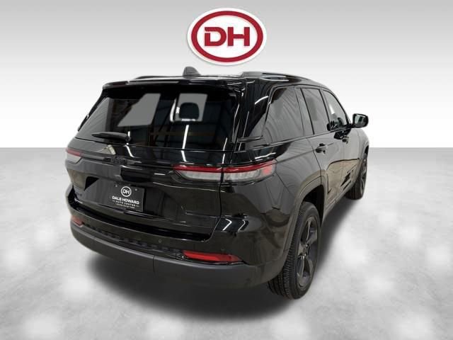 Used 2023 Jeep Grand Cherokee Altitude image 13