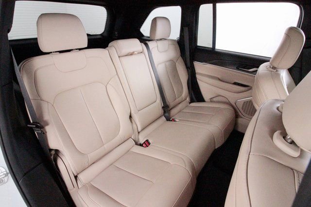 Used 2022 Jeep Grand Cherokee Limited 4xe image 27