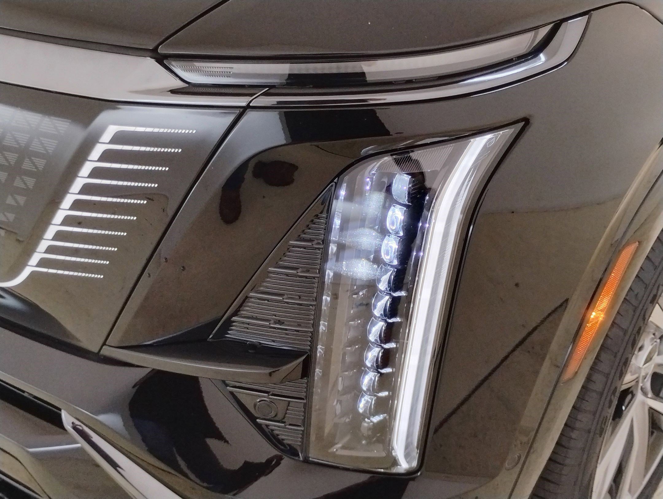 New 2026 Cadillac Vistiq Sport w/ LPO, Floor Liner Package image 11