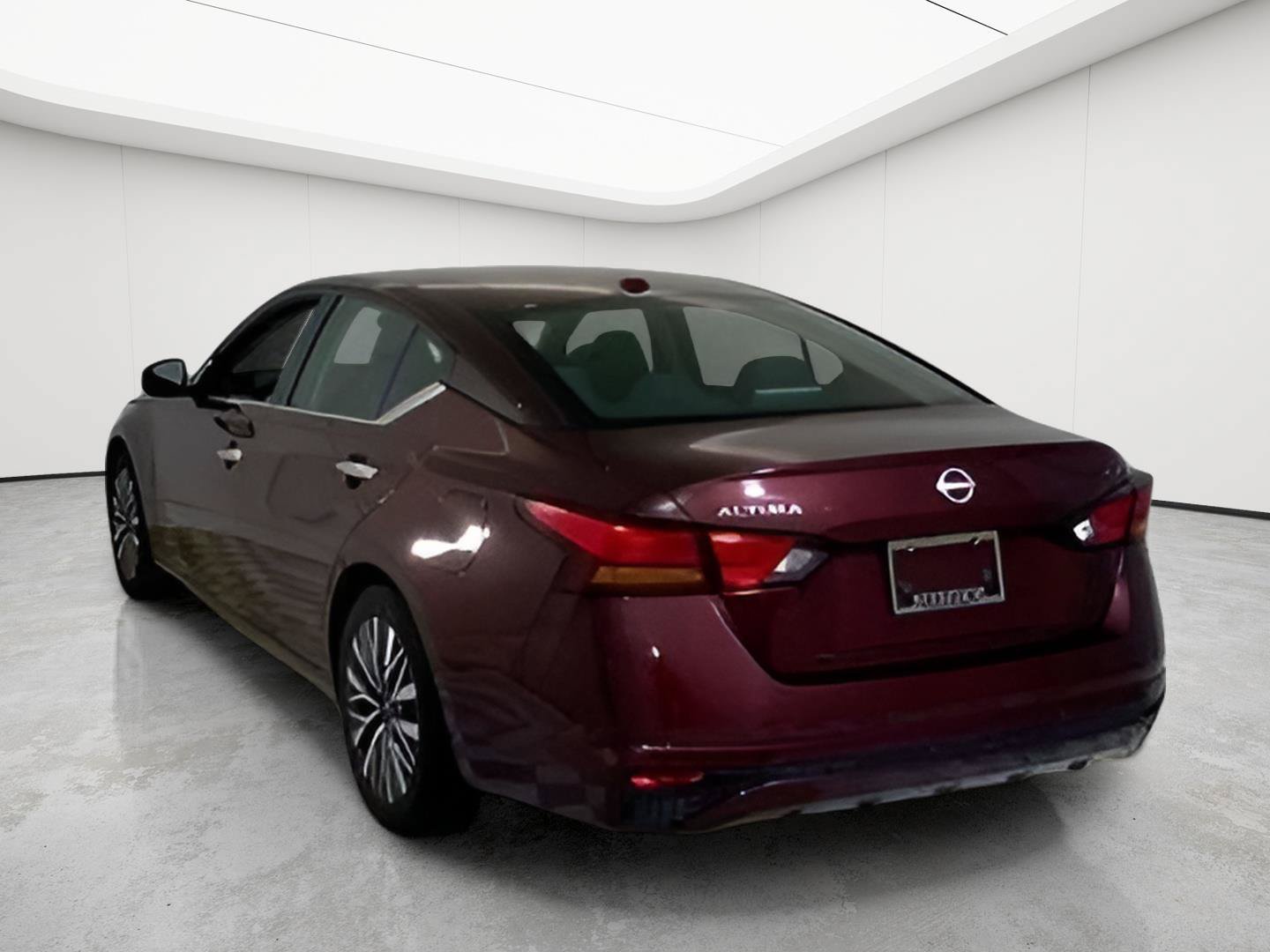 Used 2024 Nissan Altima 2.5 SV FWD image 19