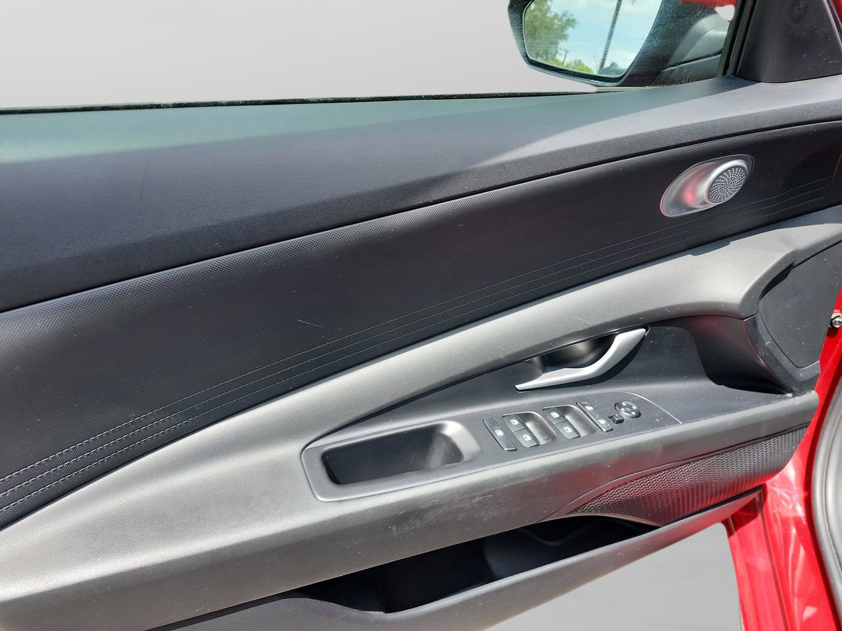 Certified 2023 Hyundai Elantra SEL FWD image 15