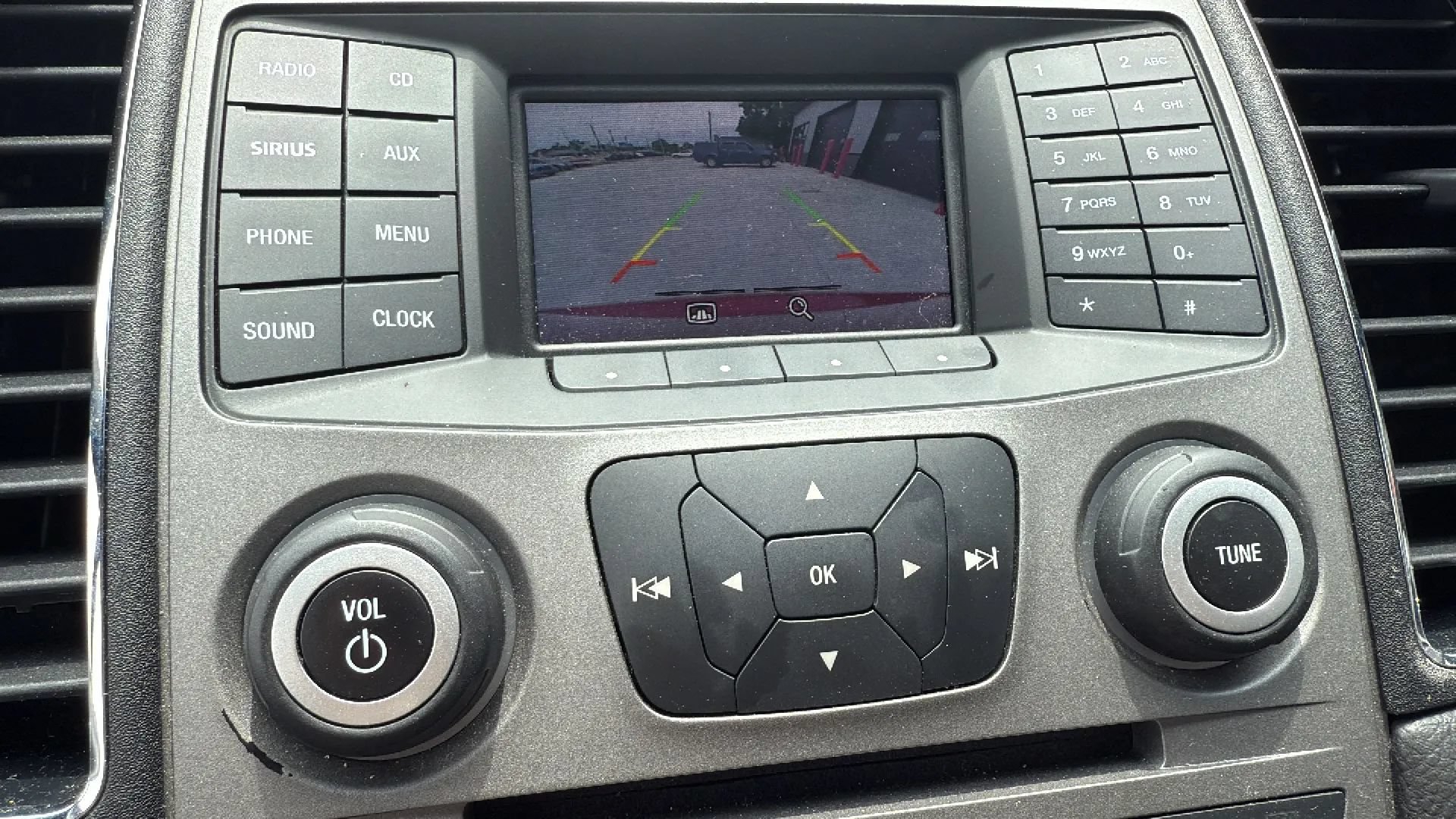 Used 2017 Ford Taurus SEL FWD image 13