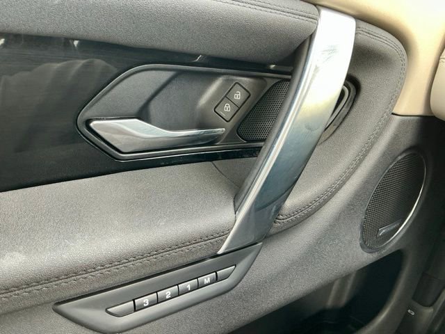 Used 2023 Land Rover Discovery Sport SE image 23