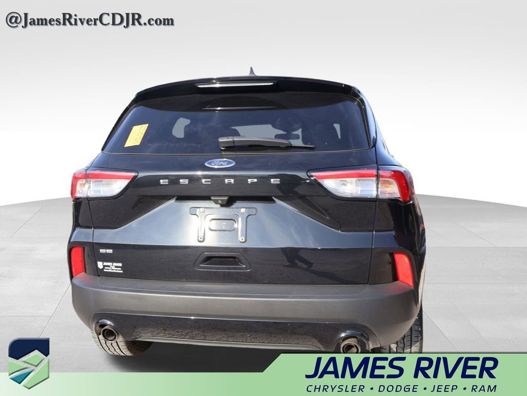 Used 2022 Ford Escape SE w/ SE Sport Appearance Package image 10