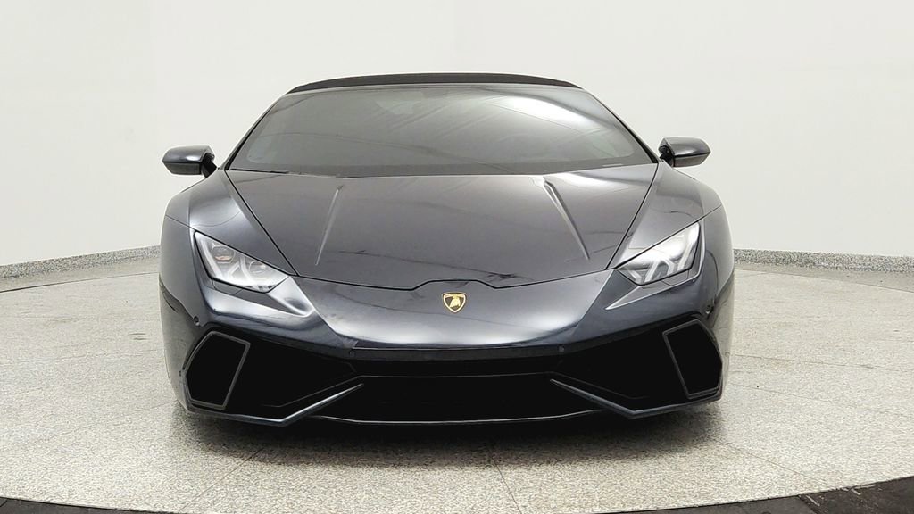Used 2016 Lamborghini Huracan LP 610-4 image 8