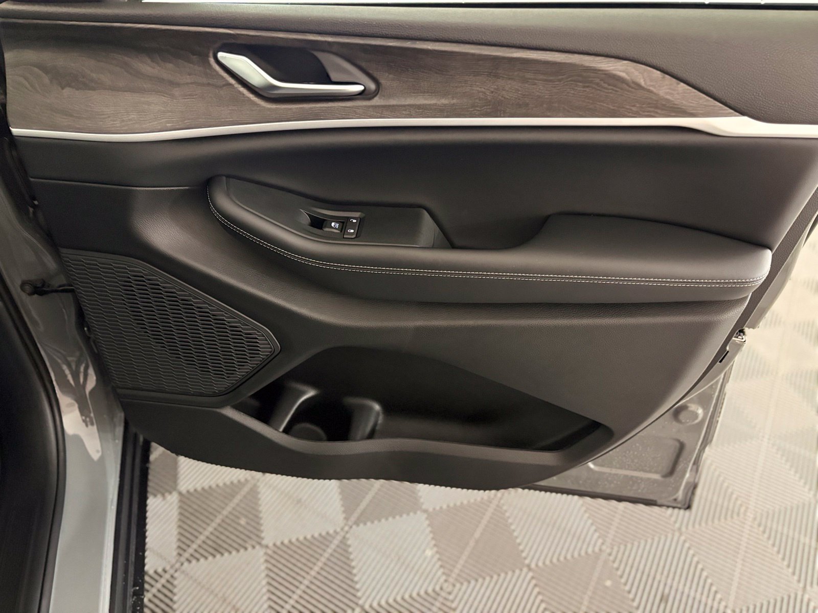 New 2027 Jeep Grand Cherokee 4WD image 22
