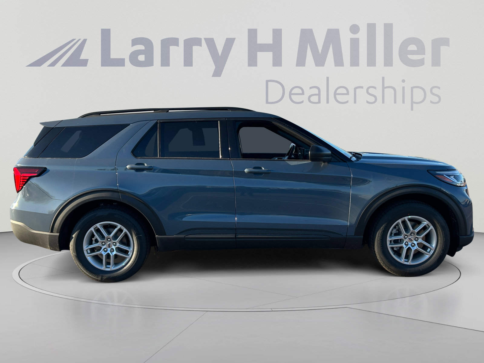 New 2027 Ford Explorer Active RWD image 6