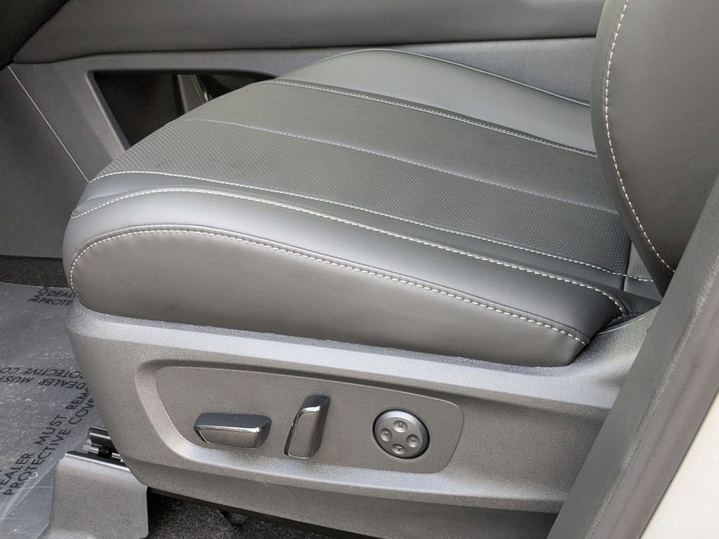 New 2026 INFINITI QX60 Luxe image 13