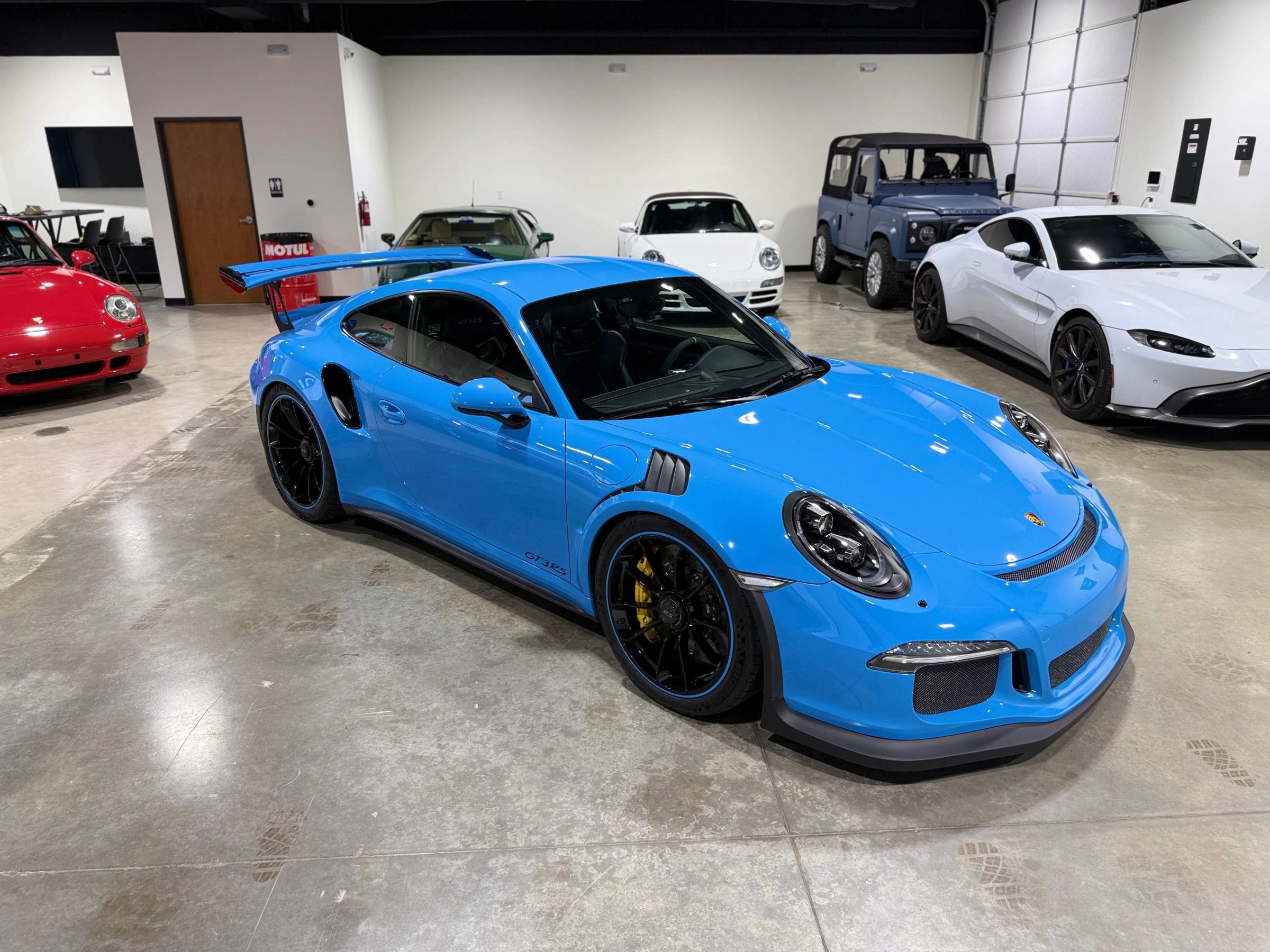 Used 2016 Porsche 911 GT3 RS RWD image 6