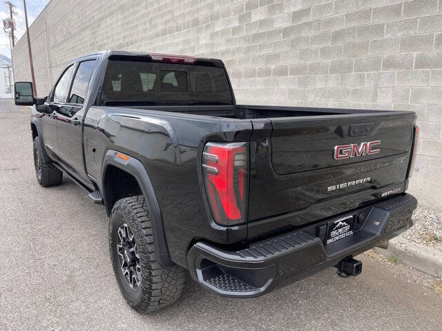 Used 2024 GMC Sierra 2500 AT4X image 5