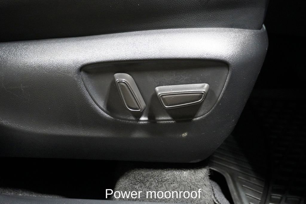 Used 2023 Toyota Highlander XSE image 5