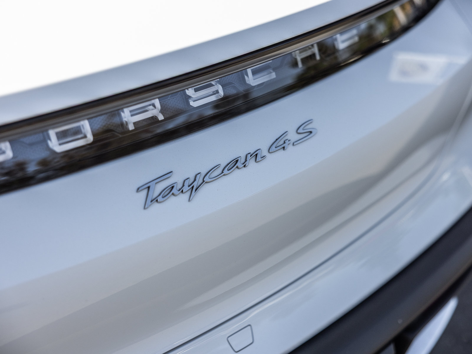 Certified 2024 Porsche Taycan 4S AWD/4WD image 30