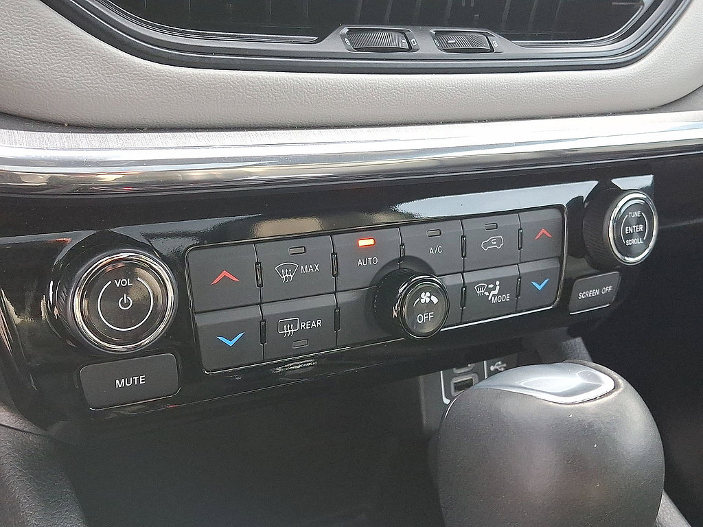 Used 2024 Jeep Compass Limited w/ Sun and Sound Group AWD/4WD image 25