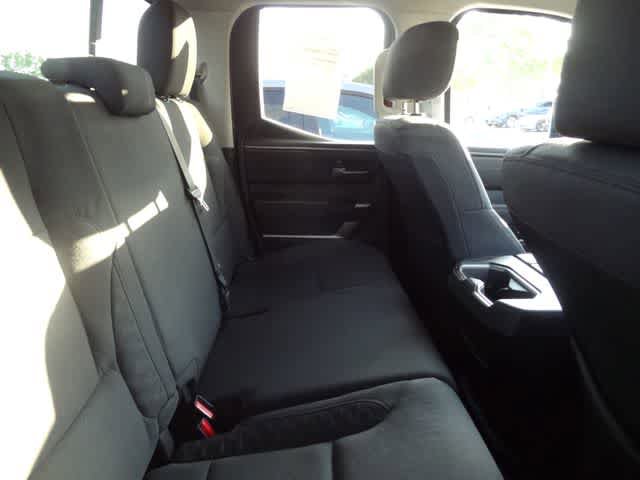 Used 2022 Toyota Tundra SR5 w/ SR5 Convenience Package AWD/4WD image 8