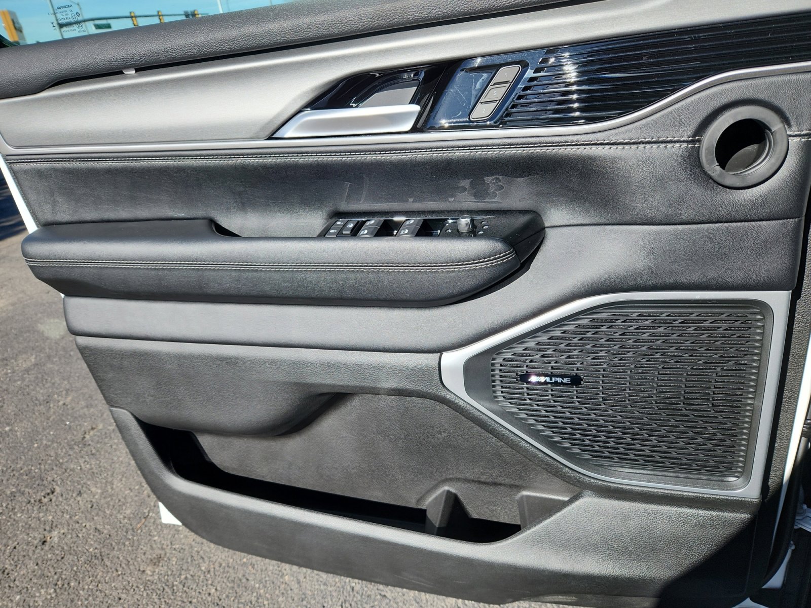 New 2025 Jeep Wagoneer Series II w/ Convenience Group I image 13