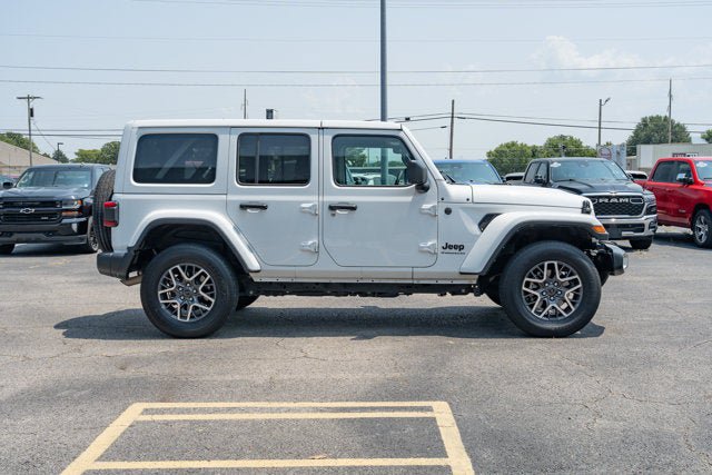 Certified 2025 Jeep Wrangler Unlimited Sahara AWD/4WD image 6