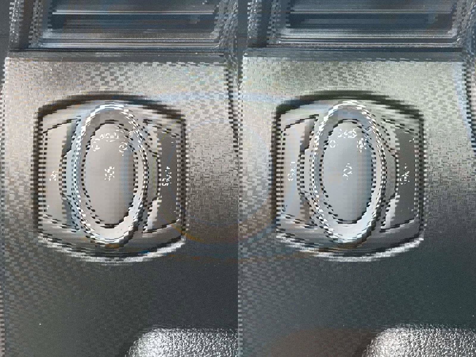 Used 2015 Ford Mustang Coupe image 28