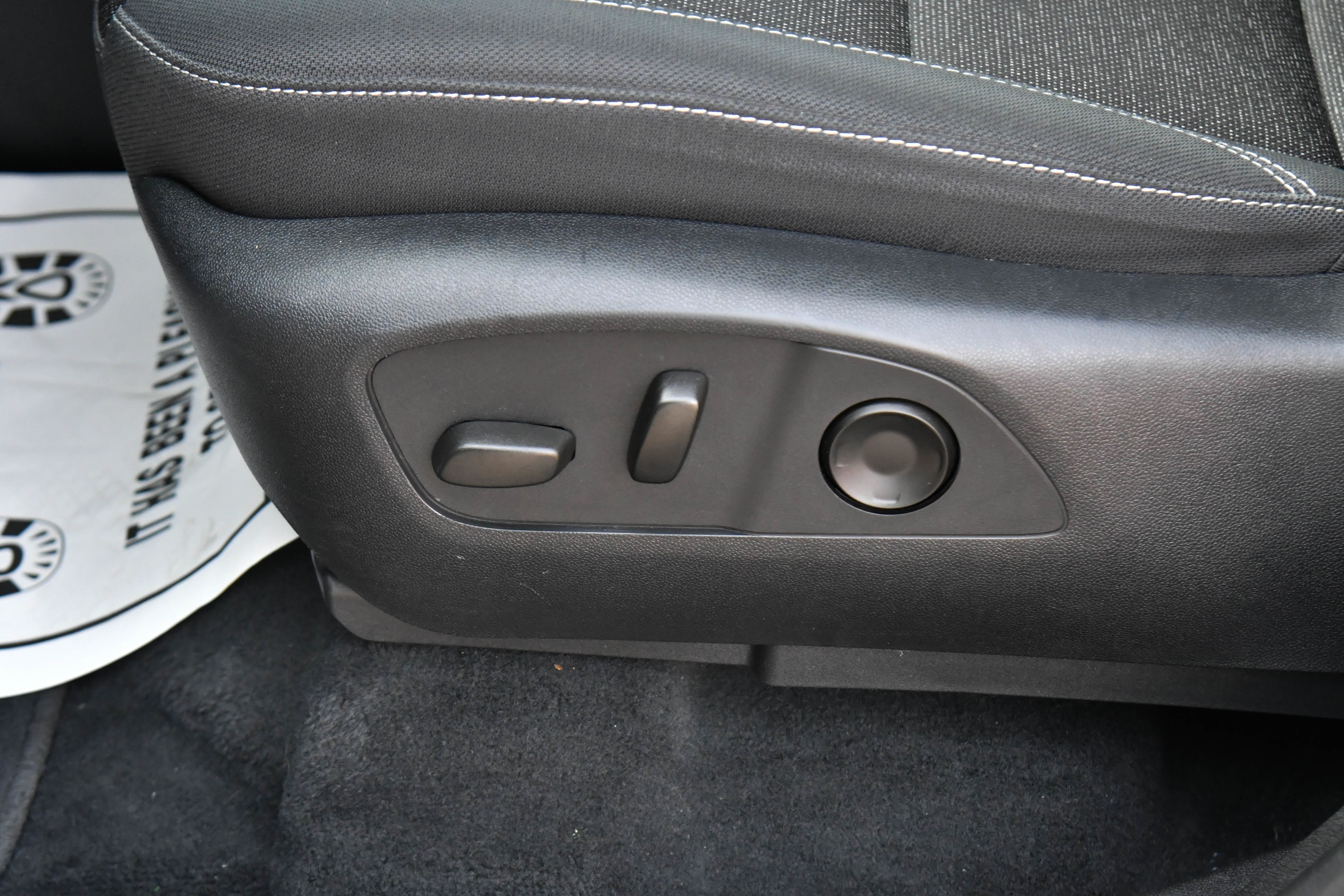 Used 2024 Chevrolet Traverse LT image 17