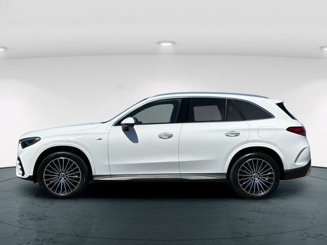 Used 2025 Mercedes-Benz GLC 350e 4MATIC image 4