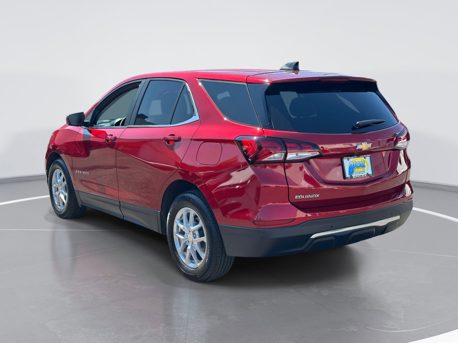 Used 2023 Chevrolet Equinox LT FWD image 7