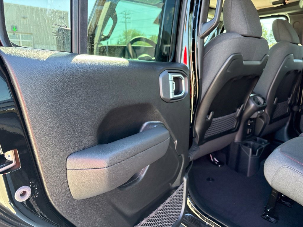New 2027 Jeep Wrangler Unlimited Rubicon AWD/4WD image 15