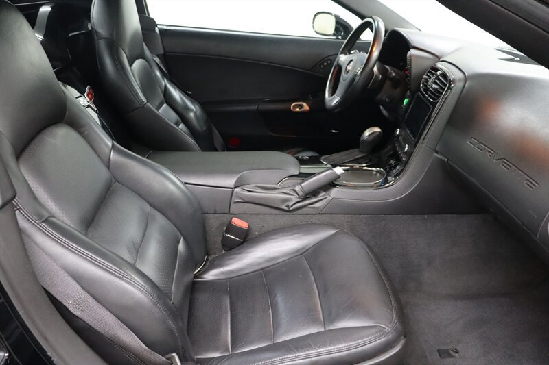 Used 2008 Chevrolet Corvette Convertible w/ Preferred Equipment Group RWD image 27
