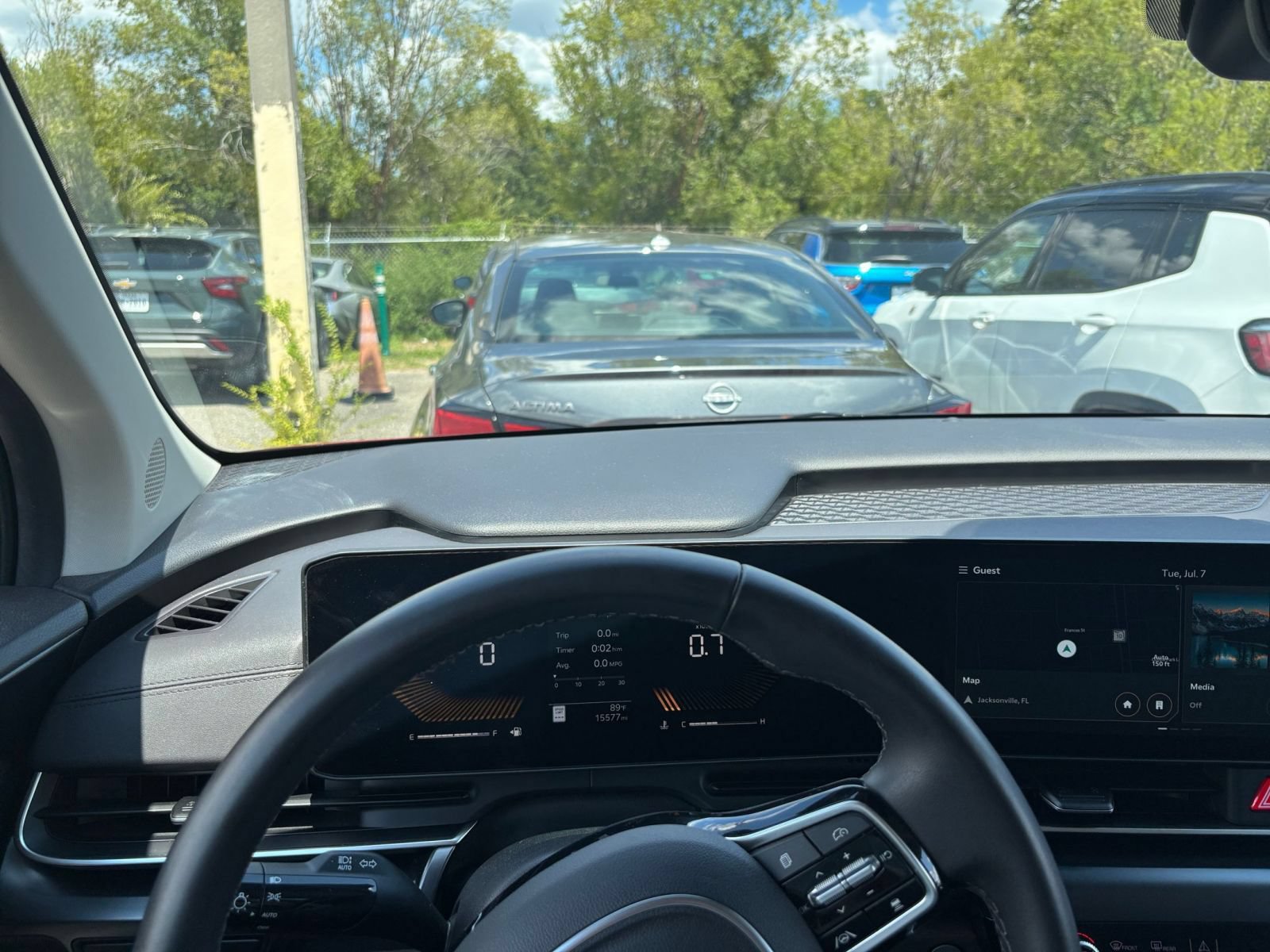 Used 2026 Kia Carnival FWD image 37