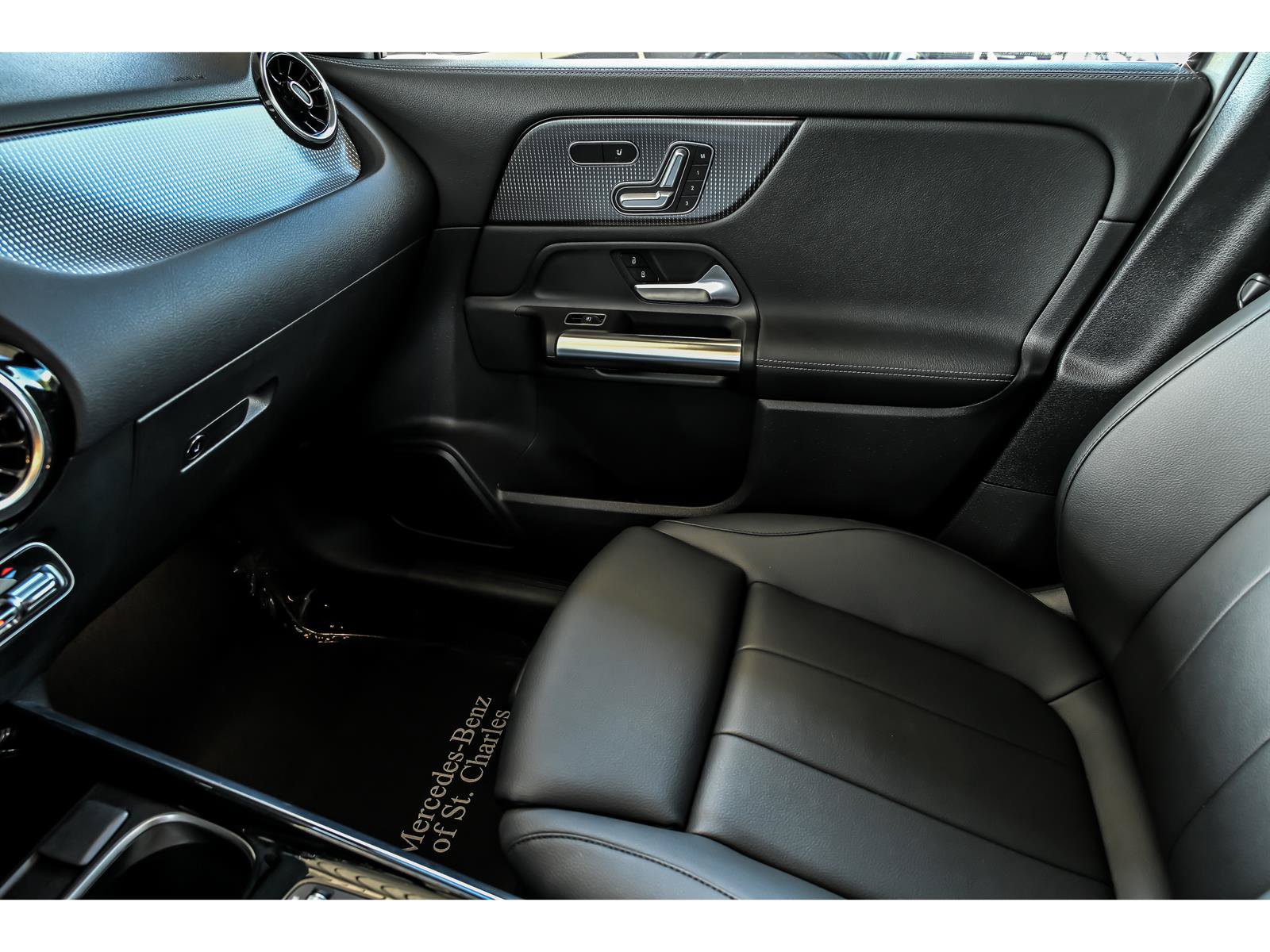 Certified 2021 Mercedes-Benz GLA 250 4MATIC image 22