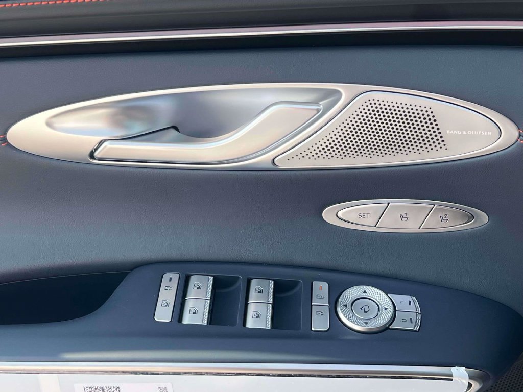 New 2027 Genesis GV70 3.5T Prestige AWD/4WD image 11