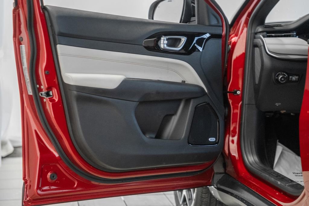 New 2026 Jeep Compass Limited w/ Sun, Sound & Navigation Group image 40