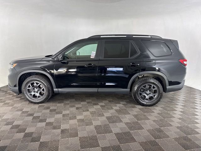Certified 2025 Honda Pilot TrailSport image 10