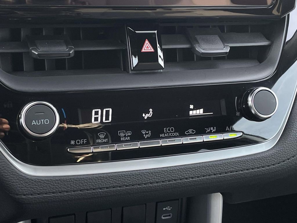 Used 2024 Toyota Corolla Cross SE image 18